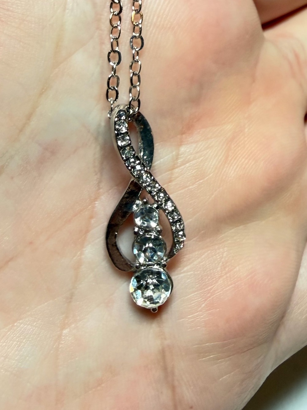 S925 Sterling Silver Infinity Twist Clear Stone Necklace (N48) - Picture 3 of 10
